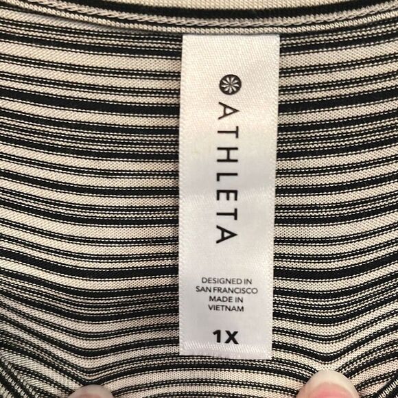 ATHLETA CLOUDLIGHT STRATUS STRIPED TOP SIZE 1X - Picture 4 of 5